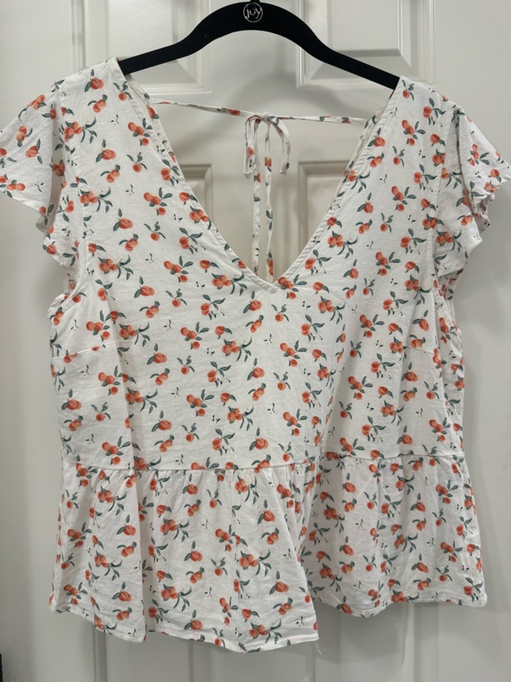 Abercrombie & Fitch - Women’s Peplum V-Neck Top - White with Orange Floral 🍊